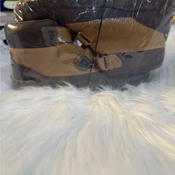 Mishansha Unisex Kids Brown Hiking Boots Size 37 NWT - Picture 2 of 4